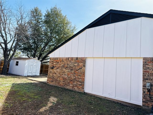 1310 Oak Run Drive, Duncanville, TX 75137