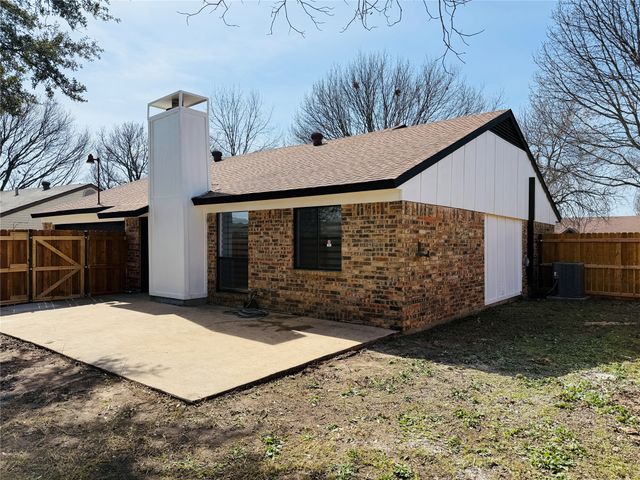 1310 Oak Run Drive, Duncanville, TX 75137