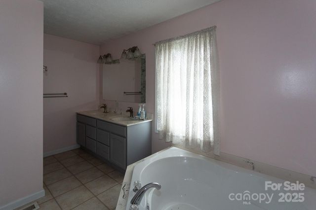 293 Gap Creek Road, Fletcher, NC 28732