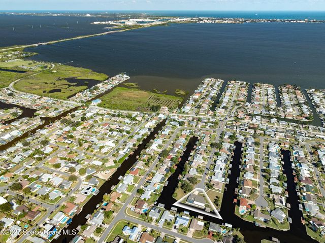 1480 W Riviera Drive, Merritt Island, FL 32952