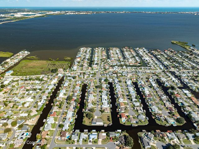 1480 W Riviera Drive, Merritt Island, FL 32952