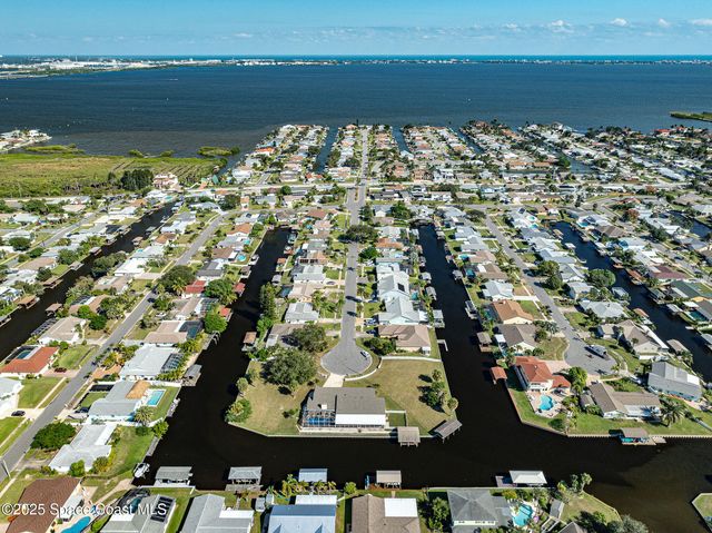 1480 W Riviera Drive, Merritt Island, FL 32952