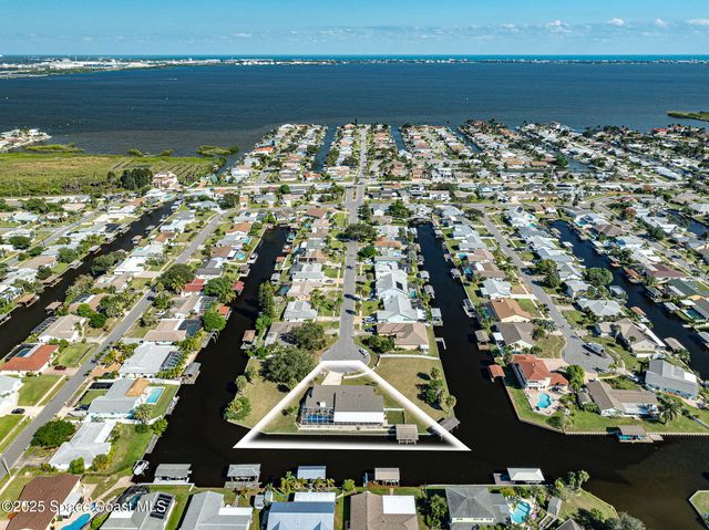 1480 W Riviera Drive, Merritt Island, FL 32952