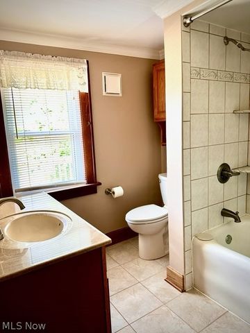 530 N Bentley, Niles, OH 44446