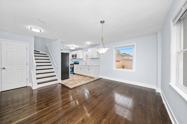 10627 S VERNON Avenue, Chicago, IL 60628