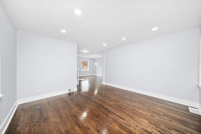 10627 S VERNON Avenue, Chicago, IL 60628