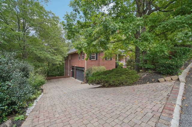 100 Paris Glen Way, Greenville, SC 29609