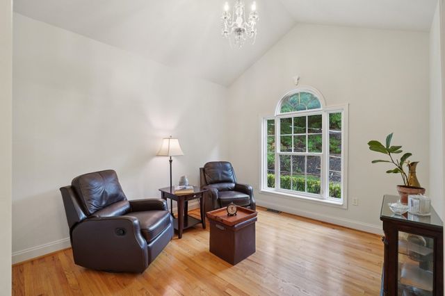 100 Paris Glen Way, Greenville, SC 29609