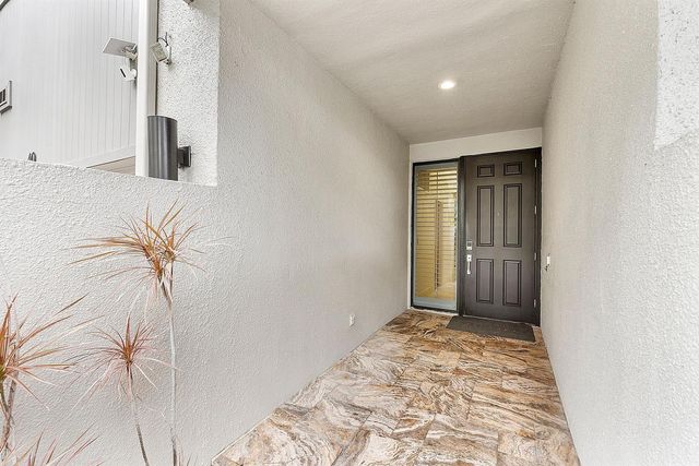 40 Portside Drive, Fort Lauderdale, FL 33316