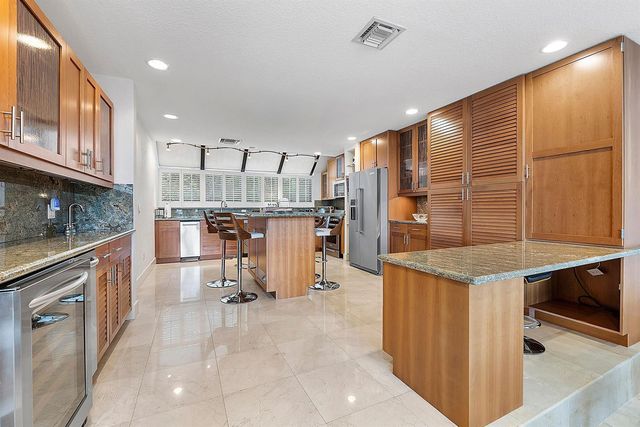 40 Portside Drive, Fort Lauderdale, FL 33316