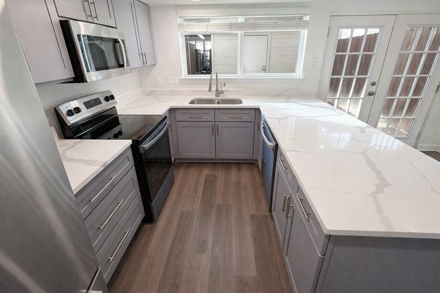 16 W Lane Creek 2, Grand Prairie, TX 75052