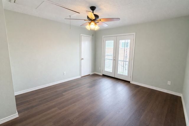 16 W Lane Creek 2, Grand Prairie, TX 75052