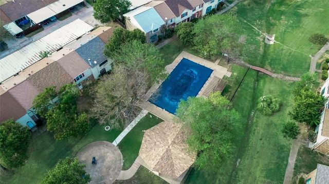 16 W Lane Creek 2, Grand Prairie, TX 75052