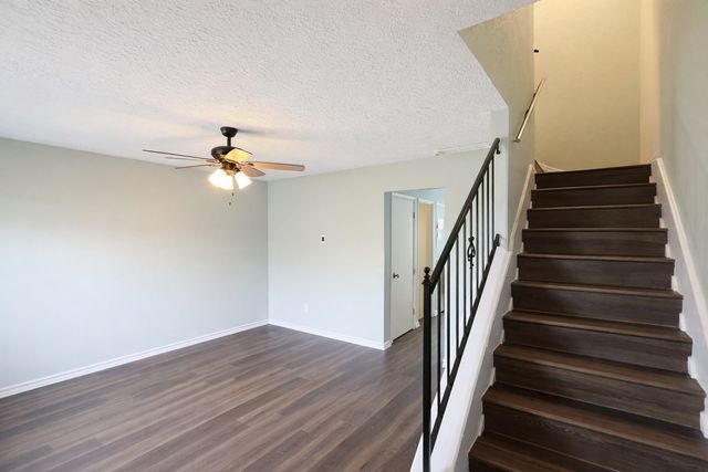 16 W Lane Creek 2, Grand Prairie, TX 75052