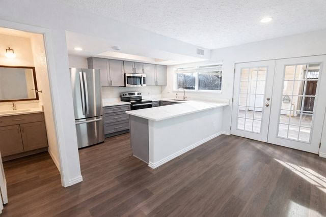 16 W Lane Creek 2, Grand Prairie, TX 75052