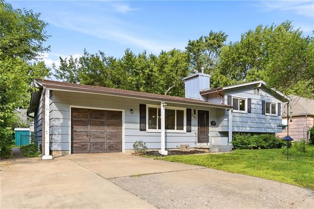 7306 Larsen Lane, Shawnee, KS 66203