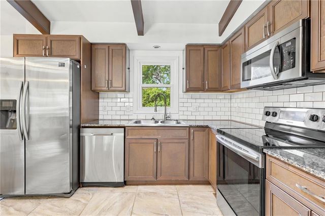 7306 Larsen Lane, Shawnee, KS 66203