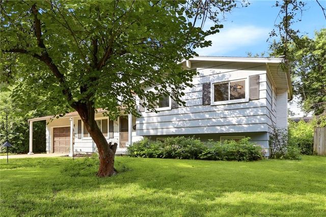 7306 Larsen Lane, Shawnee, KS 66203
