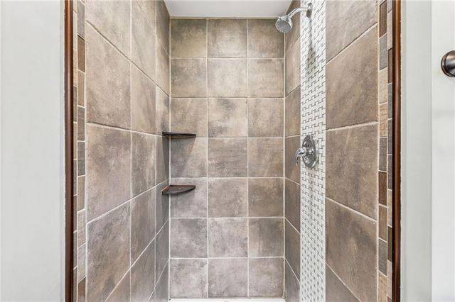 7306 Larsen Lane, Shawnee, KS 66203
