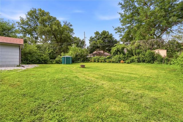7306 Larsen Lane, Shawnee, KS 66203