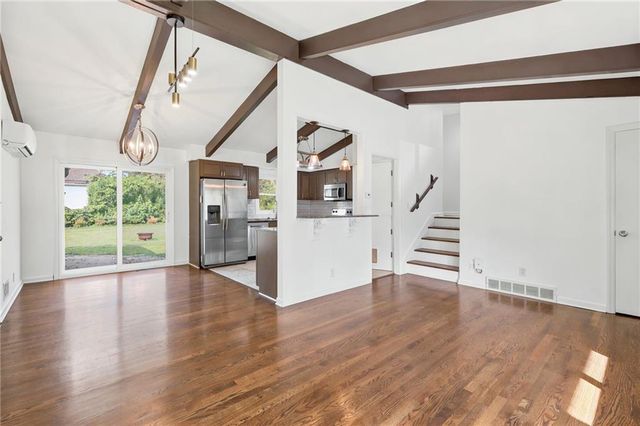 7306 Larsen Lane, Shawnee, KS 66203