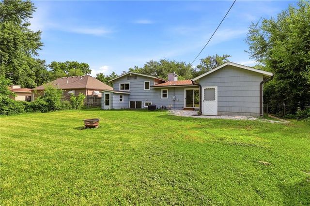 7306 Larsen Lane, Shawnee, KS 66203