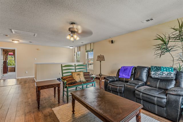 2177 Lone Pecan Drive, Mesquite, TX 75181