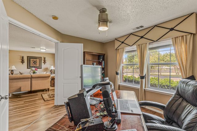 2177 Lone Pecan Drive, Mesquite, TX 75181