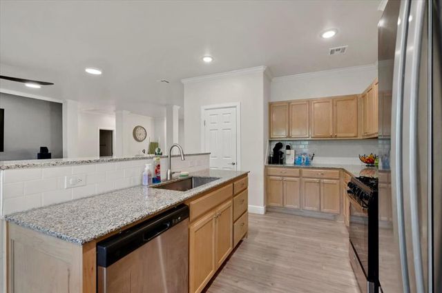 1523 W Diamond Way, Mustang, OK 73064