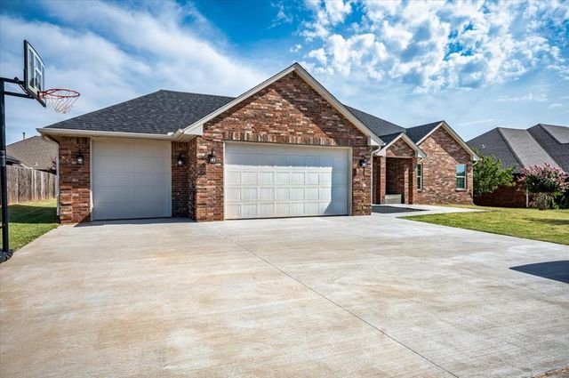 1523 W Diamond Way, Mustang, OK 73064