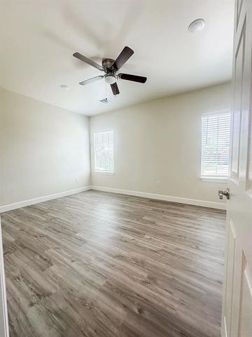 1523 W Diamond Way, Mustang, OK 73064