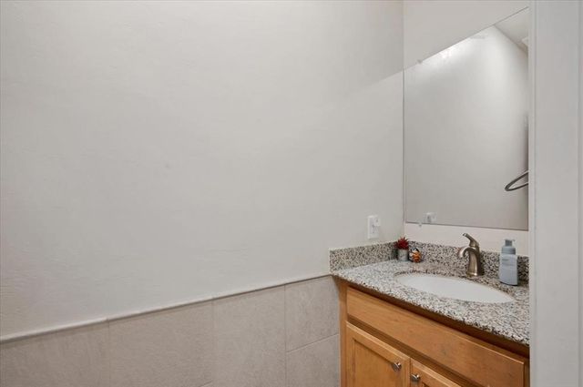 1523 W Diamond Way, Mustang, OK 73064