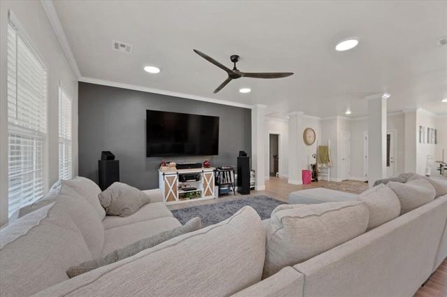 1523 W Diamond Way, Mustang, OK 73064