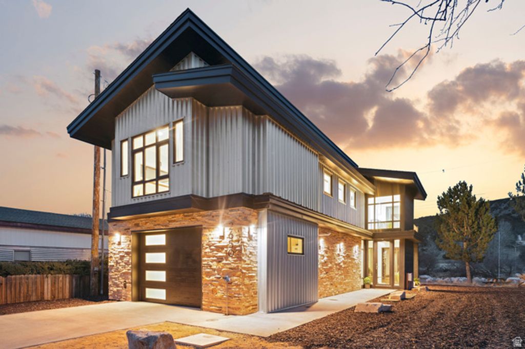 Image 3 of property listing at 2650 S LAKESIDE DR, Wanship, UT 84017