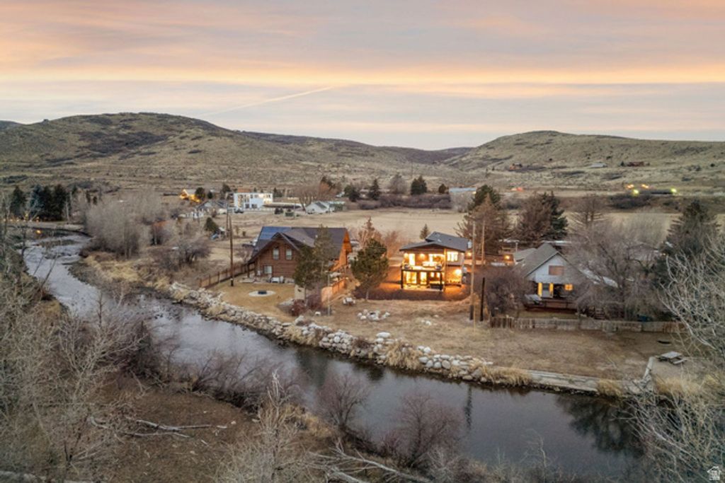 Image 33 of property listing at 2650 S LAKESIDE DR, Wanship, UT 84017