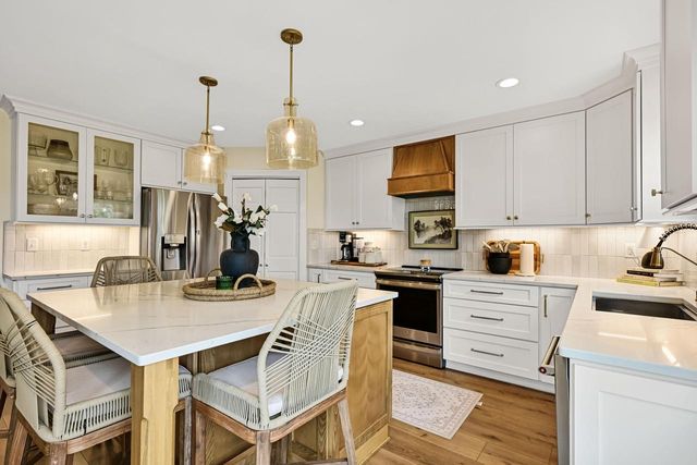 S98W13279 Champions DRIVE, Muskego, WI 53150