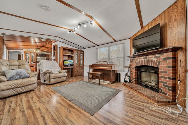 19660 FRANKLIN ST, Ferrum, VA 24088
