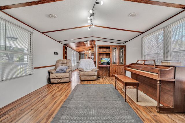 19660 FRANKLIN ST, Ferrum, VA 24088