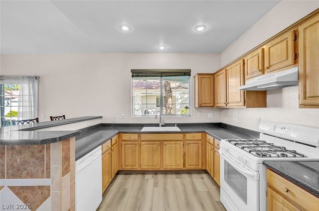 8828 Crystal Port Avenue, Las Vegas, NV 89147