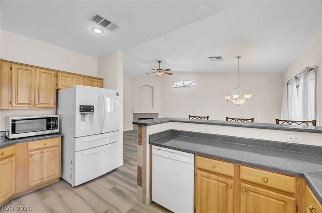 8828 Crystal Port Avenue, Las Vegas, NV 89147