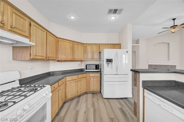 8828 Crystal Port Avenue, Las Vegas, NV 89147