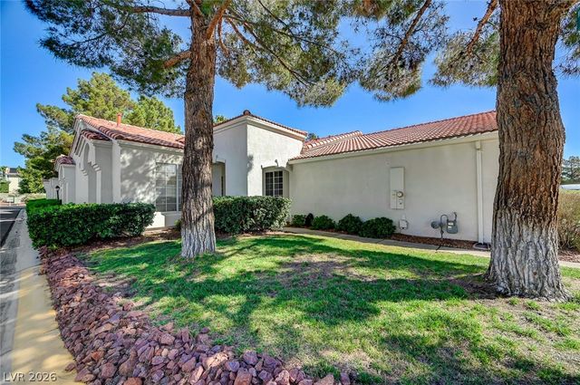 8828 Crystal Port Avenue, Las Vegas, NV 89147