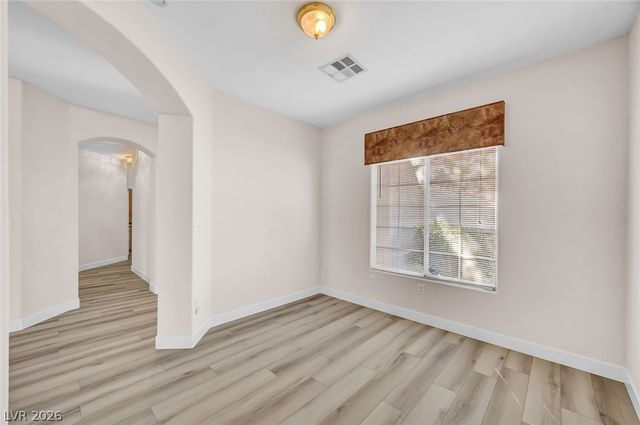 8828 Crystal Port Avenue, Las Vegas, NV 89147