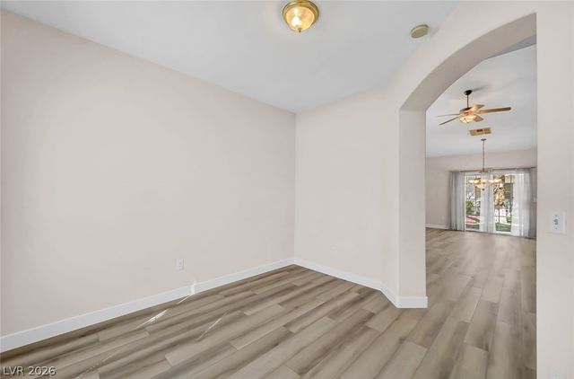 8828 Crystal Port Avenue, Las Vegas, NV 89147