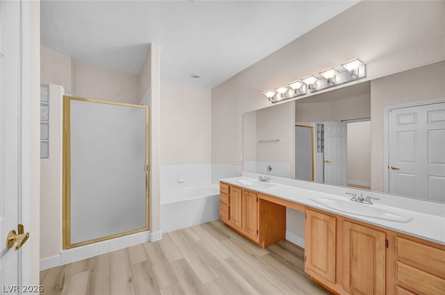 8828 Crystal Port Avenue, Las Vegas, NV 89147