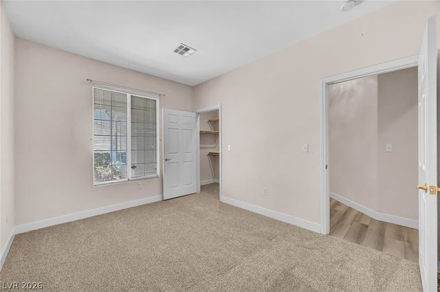 8828 Crystal Port Avenue, Las Vegas, NV 89147