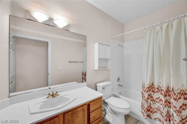 8828 Crystal Port Avenue, Las Vegas, NV 89147