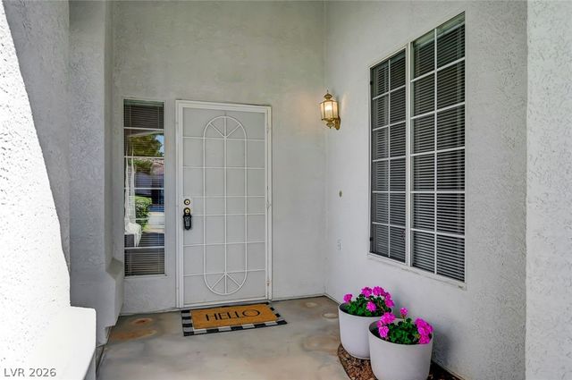 8828 Crystal Port Avenue, Las Vegas, NV 89147