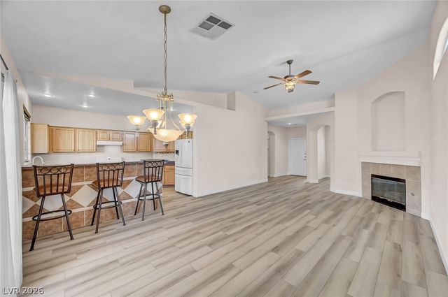 8828 Crystal Port Avenue, Las Vegas, NV 89147