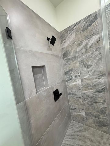 1815 Mckee Street, Houston, TX 77009